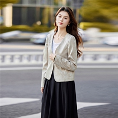 时尚气质小香风外套女春秋2025新款小个子修身显瘦减龄V领短上衣，女装短外套，婵米儿