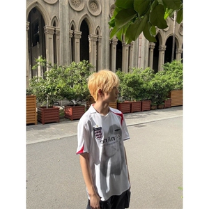美式复古运动t恤男夏季新款撞色拼接球衣风v领短袖宽松上衣 T56图片