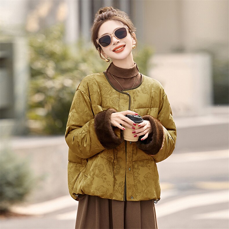 新中式g风提花羽绒服女2025冬季新款时尚拼接白鸭绒短款外套,女装羽绒服,美沁