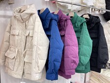 现货羽绒服五色两码，女装羽绒服，魅力布梵