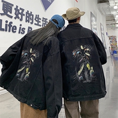 黑色