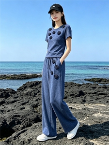 欧货时尚休闲运动套装夏季新款圆领立体花朵上衣直筒长裤两件套潮图片