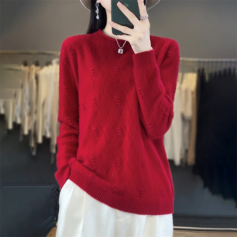 秋冬款圆领羊毛衫女宽松毛衣显瘦勾花镂空时尚上衣打底衫，女装羊毛衫，秋双羊绒