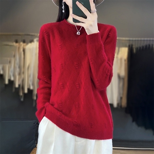 秋冬款圆领羊毛衫女宽松毛衣显瘦勾花镂空时尚上衣打底衫，女装羊毛衫，秋双羊绒