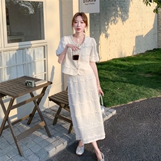 2025年夏季新款小香风叠褶剪花两件套高级感半身裙套装女，女装套装/套裙，1D102-1