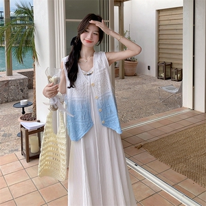 夏日度假风旅游穿搭连衣裙女2025新款扎染镂空背心吊带裙两件套装图片