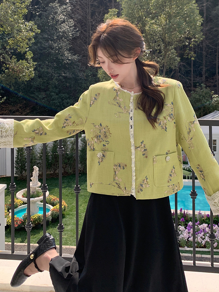 2025春季新款重工钉珠刺绣钩花百搭小香风短款女士外套显瘦时尚潮,女装短外套,浙宝208A