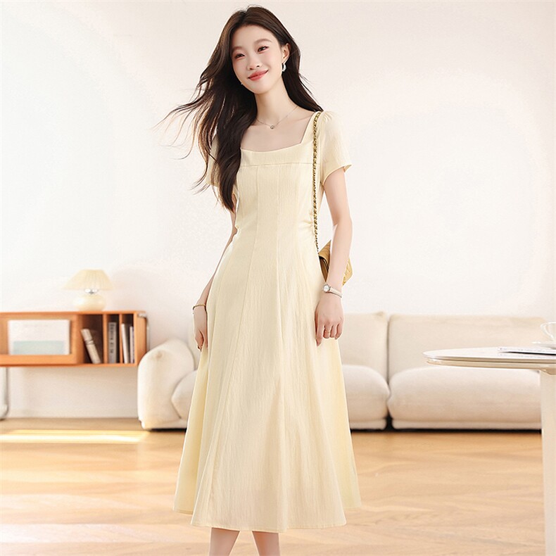 时尚法式方领连衣裙女2026夏季新款浅色收腰显瘦短袖长裙，女装连衣裙，艾米
