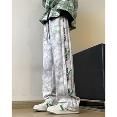 灰色
