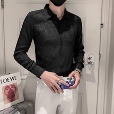 黑色