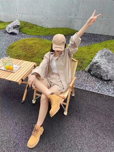 马钉靴图片