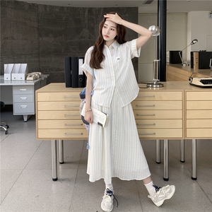 韩系休闲条纹套装裙女2025夏季新款时尚减龄短袖衬衫半身裙两件套图片