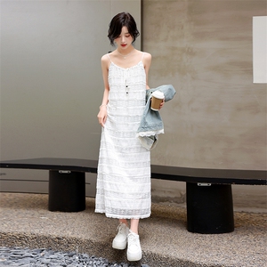 白色吊带裙牛仔马甲套装女2024夏季新款减龄洋气时尚连衣裙两件套图片