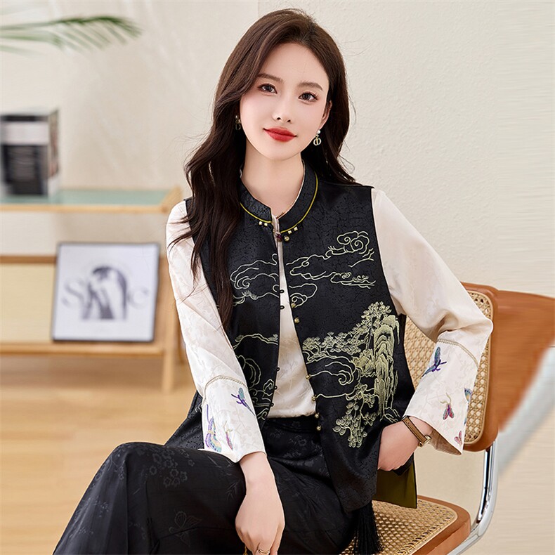 大量现货2025春季女装新款新中式绣祥云图案马甲外套,女装套装/套裙,缘衣格