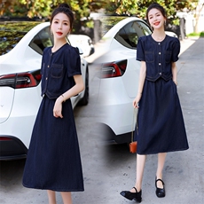 夏季网红爆款高级感牛仔半身裙两件套时尚洋气减龄盐系穿搭套装女，女装套装/套裙，意芙