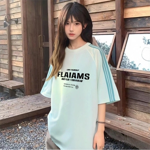抖音得物品质二开240克宽松纯棉美式潮牌印花三条杠中性风短袖T恤图片