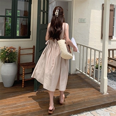 法式复古度假风收腰背心裙2025夏季新款女藕荷优雅气质褶皱长裙子，女装连衣裙，2C037