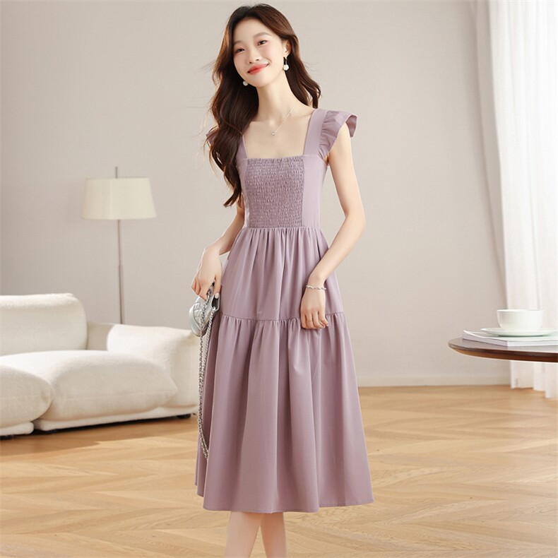 小飞袖吊带连衣裙子女夏季2025新款小个子度假中长赫本风小黑裙子，女装连衣裙，艾米