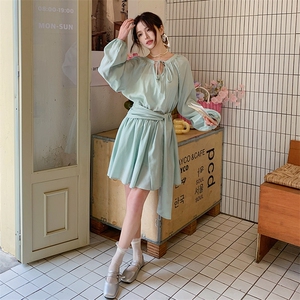 法式温柔风圆领系带收腰连衣裙女2025春季新款时尚洋气小个子短裙图片