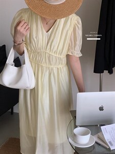 法式方领泡泡袖连衣裙夏季设计感小众温柔高级感初恋茶歇裙子图片