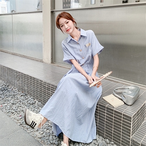 蓝色条纹衬衫连衣裙女夏2025新款高级感学院风森系流行小个子爆款图片