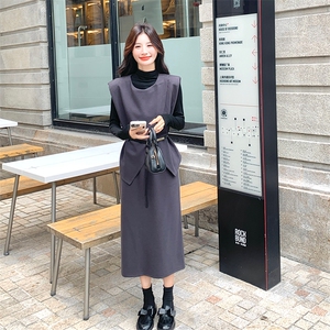韩版马甲打底衫半身裙套装女春秋减龄ootd三件套爆款大方得体超火图片