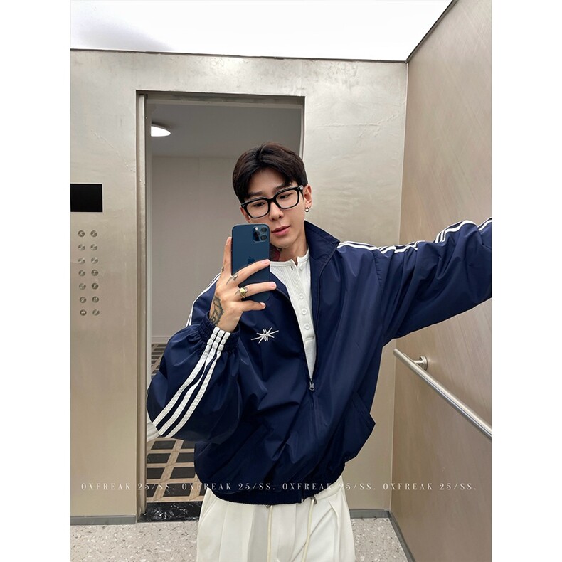 三条杠蓝色夹克男短款宽松运动风外套美式，男装夹克，四季星座505