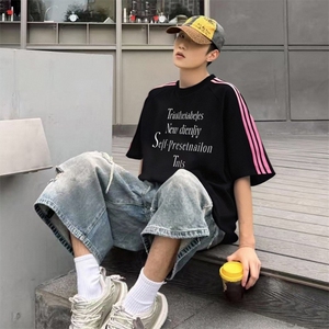 抖音得物品质二开240克宽松纯棉美式潮牌印花三条杠中性风短袖T恤图片