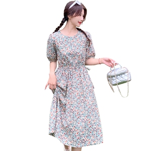 碎花连衣裙女2025新款夏季法式泡泡袖圆领短袖系带收腰中长款裙子图片