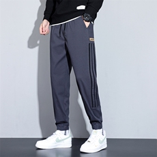 深灰色