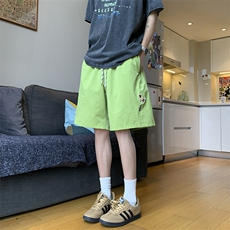 柳绿色
