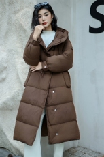 现货现货现货24冬季新款90白鸭绒长款直筒型羽绒服，女装羽绒服，阳光伊恋