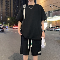 黑色