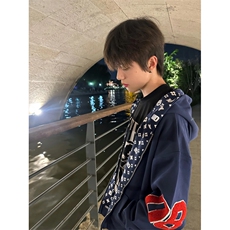 藏青色
