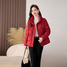 冬季新款2025年时尚气质优雅大方90%白鸭绒立领羽绒服妈妈装，女装羽绒服，魅影