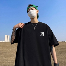 黑色