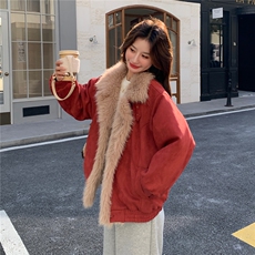 主推款现货数据好买家秀已更红色拼接派克服902C282-996P255K388，女装派克服，2C282