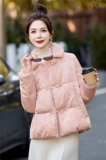 BAO款新增颜色2025年冬季新款新中式盘扣刺绣提花羽绒服女，女装羽绒服，沁沁公主