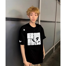 黑色