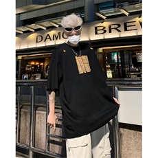 黑色