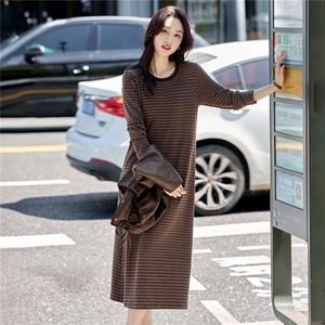 欧货条纹宽松连衣裙两件套女2025秋新款时尚韩版休闲PU皮马甲上衣图片