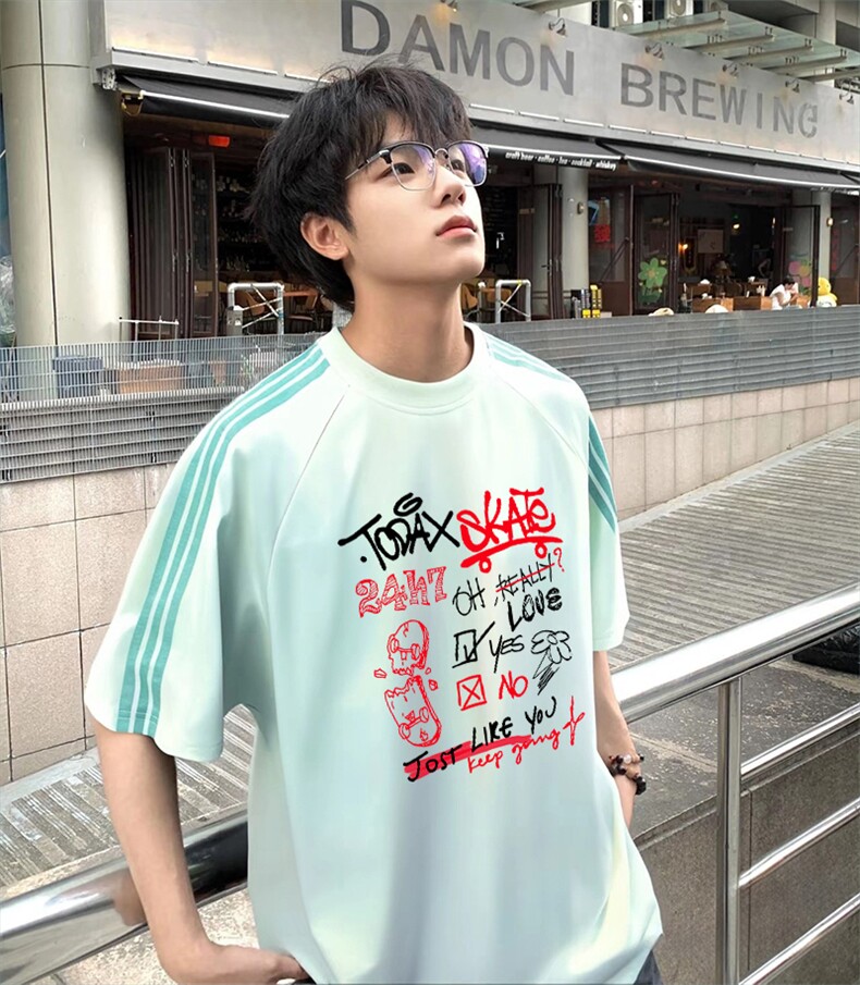抖音得物品质二开240克宽松纯棉美式潮牌印花三条杠中性风短袖T恤,男装T恤,电商A486