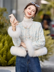 2025年冬季新中式提花圆领短款羽绒外套配可脱卸狐狸毛条，女装羽绒服，超帛