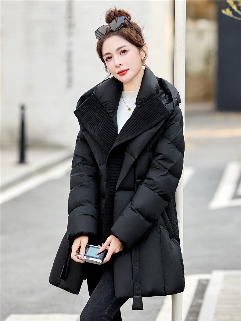 2025冬装新款简约时尚休闲连帽鹅绒羽绒服,女装羽绒服,美沁