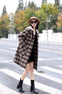 帽子可脱卸双面尼外套一件衣服两种味道。你要的样子我都有图片