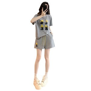 韩版休闲时尚套装女夏款个性简约圆领印花刺绣上衣阔腿短裤两件套图片