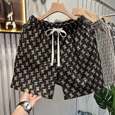 黑色