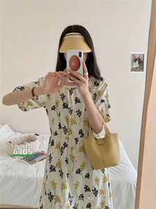 2025碎花时尚百搭年轻女款连衣裙图片