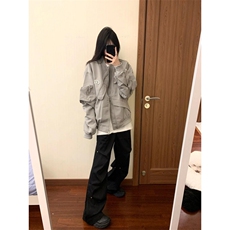 灰色