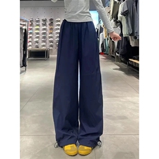 藏青色